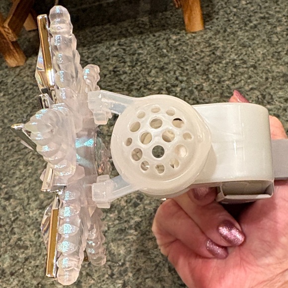 White Barn Silver and Blue Star Iredescent Plugin with a 24 hour light - Picture 4 of 6